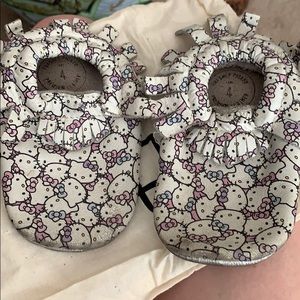 Hello kitty leather moccasins